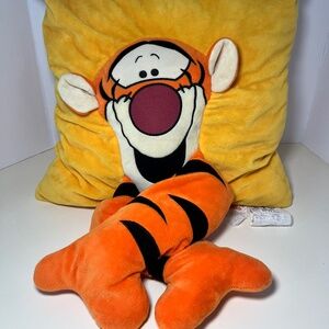 Disney Winnie The Pooh 3D Tigger Pillow w/ Hug Hands Soft Plush 16 x 16 Vintage